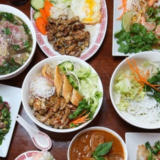 B1. Sunny Special Combination Pho Bowl