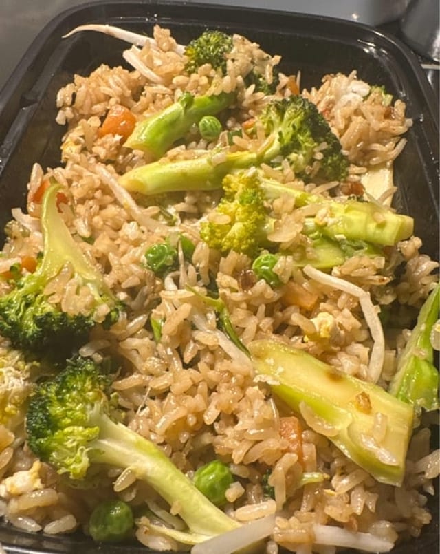 F4. Vegetables Fried Rice.