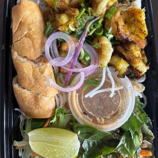 V4 .Grilled Shrimps and Egg Roll Vermicelli Bowl